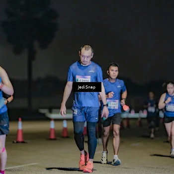 Runner Photo 7509012