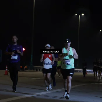 Runner Photo 7509019