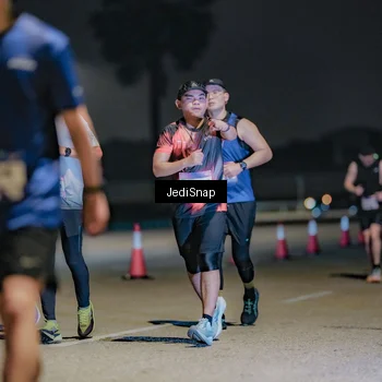 Runner Photo 7509102