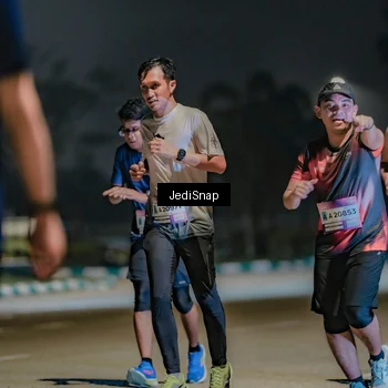 Runner Photo 7509112