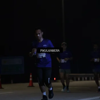 Runner Photo 7509592