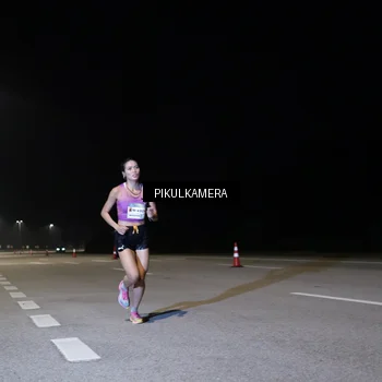 Runner Photo 7510004