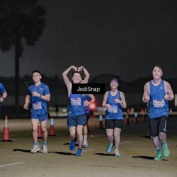 Runner Photo 7510010