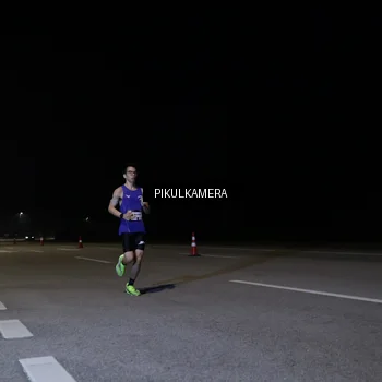 Runner Photo 7510021