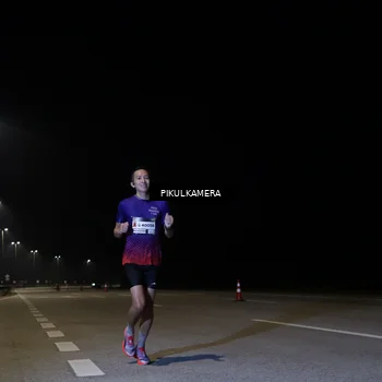 Runner Photo 7510031