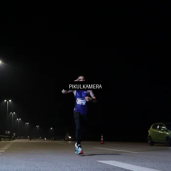 Runner Photo 7510079
