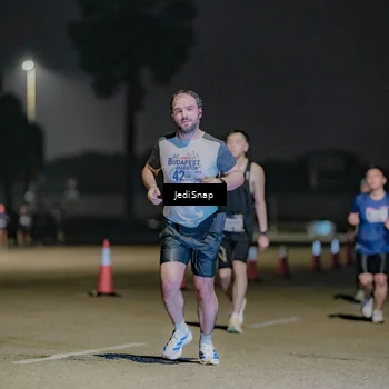 Runner Photo 7510291