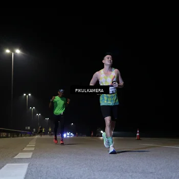 Runner Photo 7510396