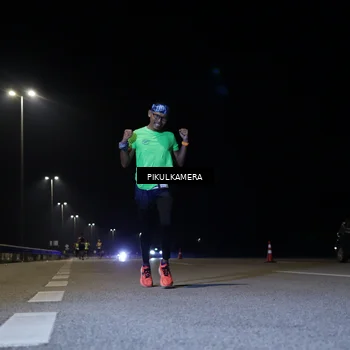 Runner Photo 7510399