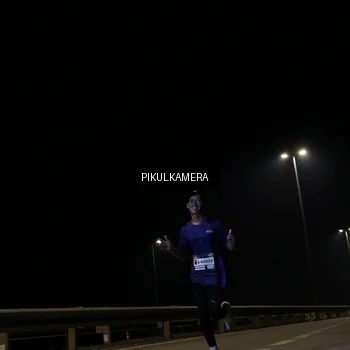 Runner Photo 7510740