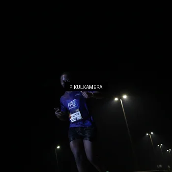 Runner Photo 7510972