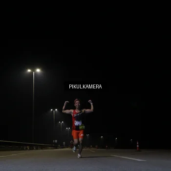 Runner Photo 7511144