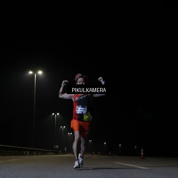 Runner Photo 7511147