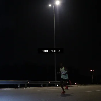 Runner Photo 7511203