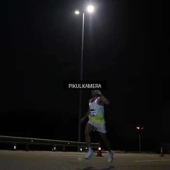 Runner Photo 7511244