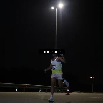 Runner Photo 7511248