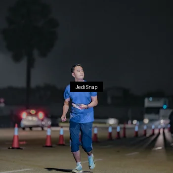 Runner Photo 7511270