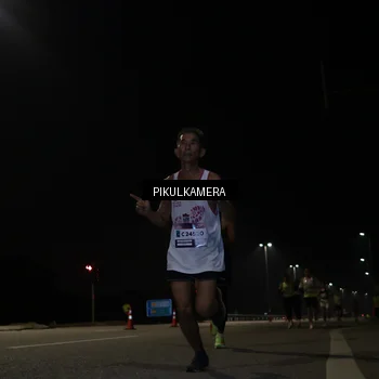 Runner Photo 7511372