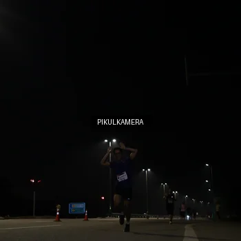 Runner Photo 7511413