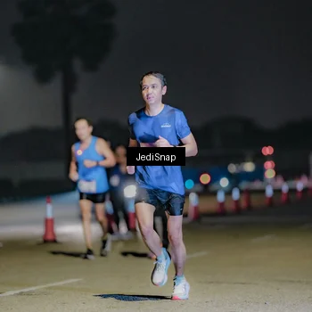Runner Photo 7511478