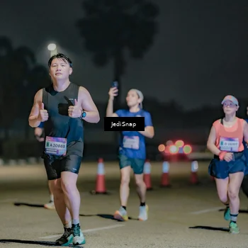 Runner Photo 7511624