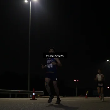Runner Photo 7511640