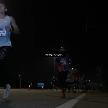 Runner Photo 7511686