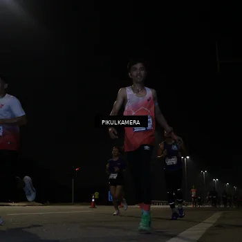 Runner Photo 7511720