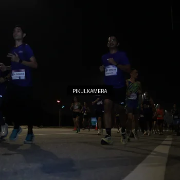 Runner Photo 7511754