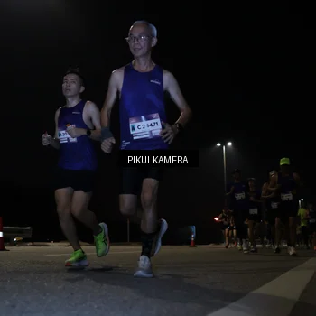 Runner Photo 7511865
