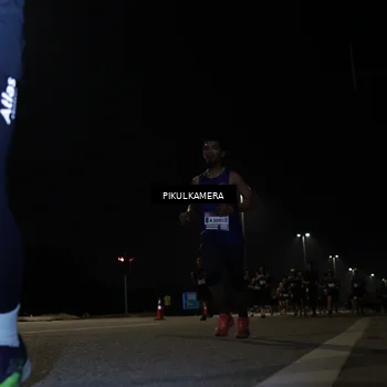 Runner Photo 7511904