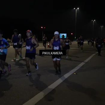 Runner Photo 7511912