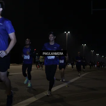 Runner Photo 7512000