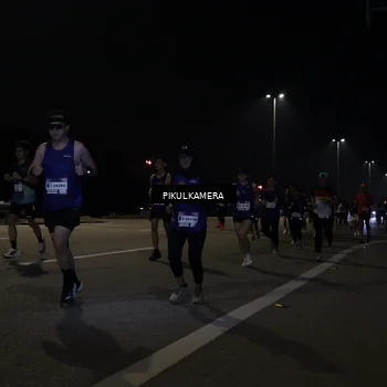 Runner Photo 7512021