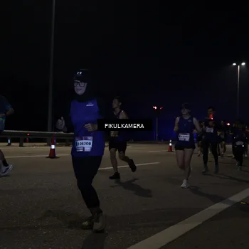 Runner Photo 7512024