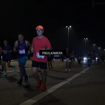 Runner Photo 7512073