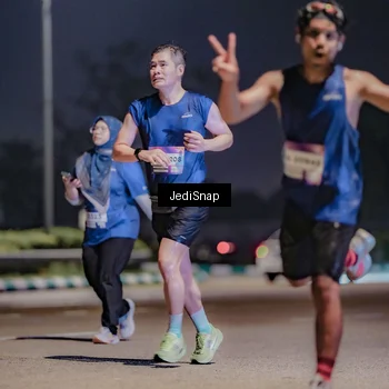 Runner Photo 7512083