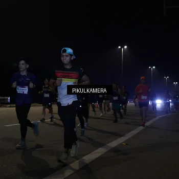 Runner Photo 7512090
