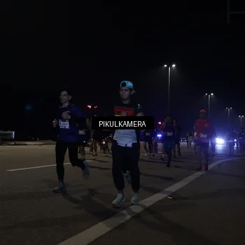 Runner Photo 7512091