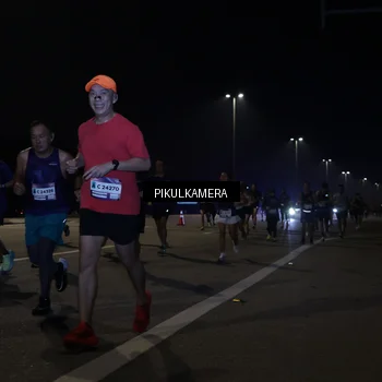 Runner Photo 7512098