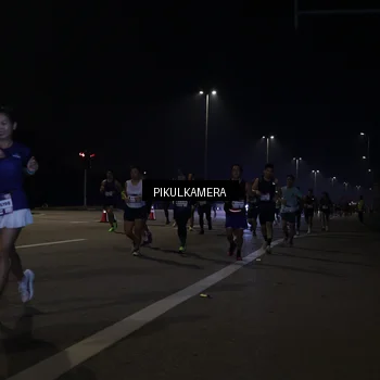 Runner Photo 7512101