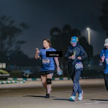 Runner Photo 7512105