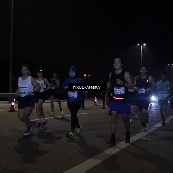 Runner Photo 7512111