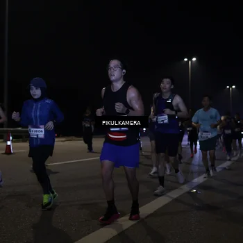 Runner Photo 7512121