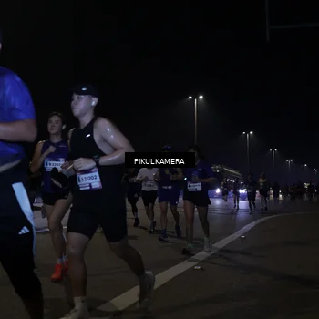 Runner Photo 7512171