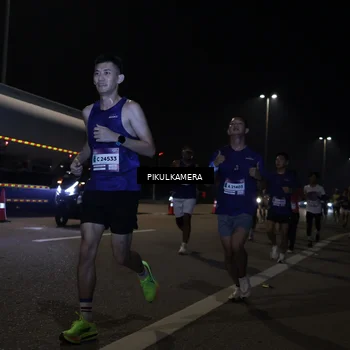 Runner Photo 7512188