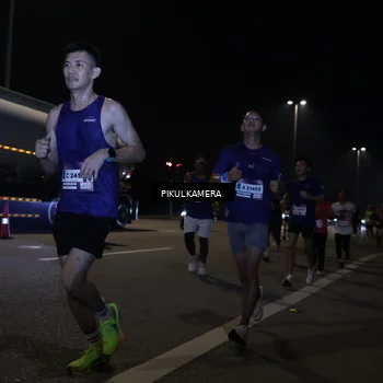Runner Photo 7512201