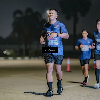 Runner Photo 7512215