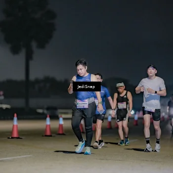 Runner Photo 7512342