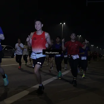 Runner Photo 7512423
